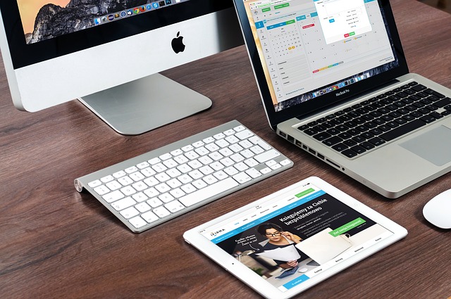 monitor, notebook a tablet
