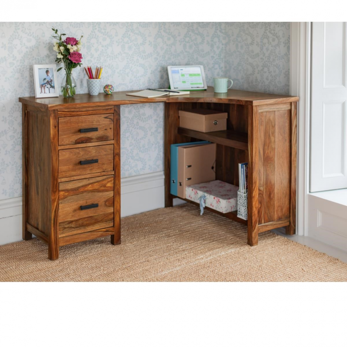 rohový stůl z masivu